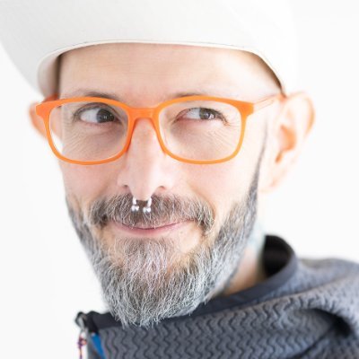 California Kid living in the East. Father of digital Motion Graphics. Photographer, creative director, animator, designer, dog snuggler. BF to @therealityninja