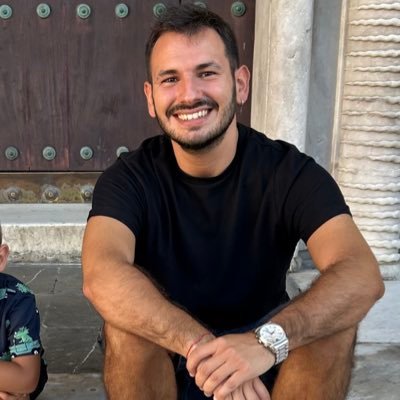 Liberal. Fan del vino y de la buena comida. Cocinero frecuente
