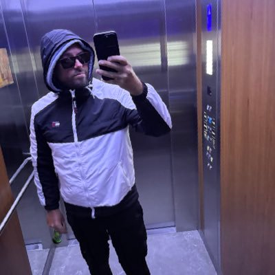 tellme0906's profile picture. 