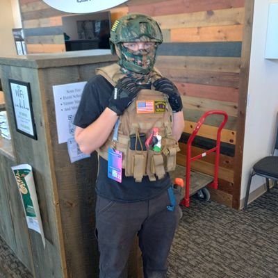 Streamer with severe ADHD and autism with an unhealthy addiction to cars, motorcycles, airsoft, fighter jets, tanks and rockets