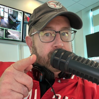 Living to prove my High School Guidance Counselor wrong. Hear me every weekday afternoon on Cincinnati's Country B-105.