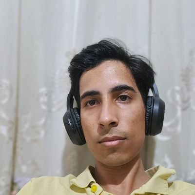 حامی اینترنت آزاد، علاقه مند به علم شبکه و اینترنت