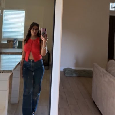 lindsluvsyou12's profile picture. 