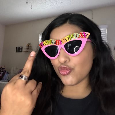 ___miichelleeee's profile picture. 23 | 🇲🇽 | momma of 2 ✨