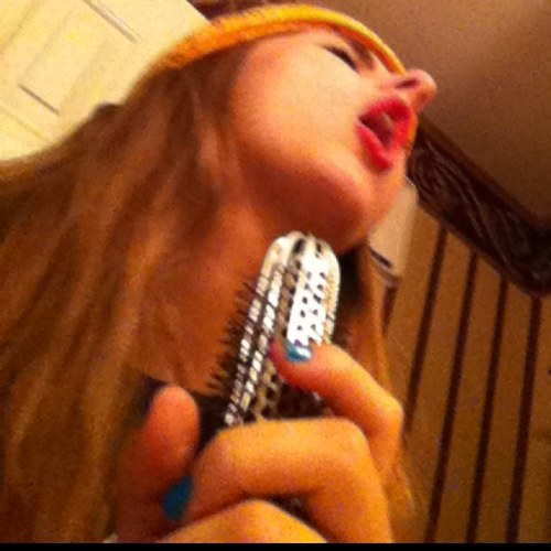 hollydyeclark's profile picture. 