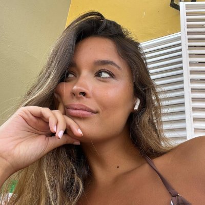 Fanny_Brett's profile picture. Share everything