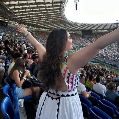 itsnotzeynep's profile picture. consultant with a sleeping disorder