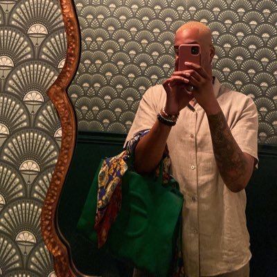 CaillouInfamous's profile picture. bitch stop talking to me 🙄