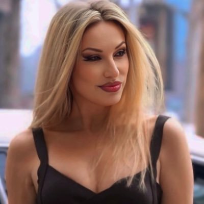 Radmila Rada Manojlovic, Serbian folk singer and Balkan star 🎤 Ako me neko uvredi, uskratim mu sebe. Cesto sam ironicna. Uvreda=blok