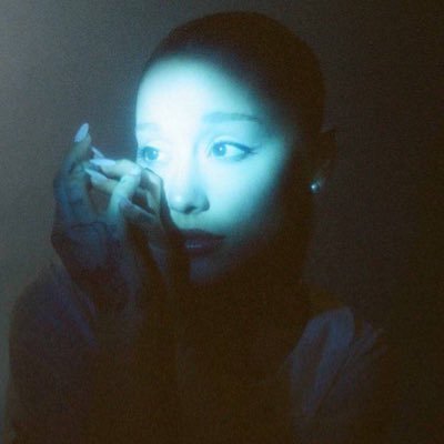 Desde 2021 seu portal brasileiro sobre a cantora, compositora e atriz Ariana Grande✨ — Fan Account