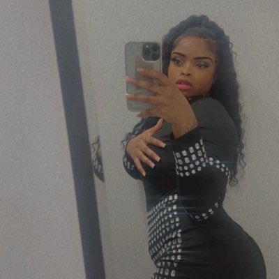 JAMAICA✈️ NEW JERSEY Dancer 🇯🇲 Songwriter 🎶 Tik Tok: Nanaawilsonx3 👑 #LGBT 🏳️🌈 Mommy first 👩👦 Pastry Chef 👩🏽🍳 CEO: @sweet_tooth_creation2