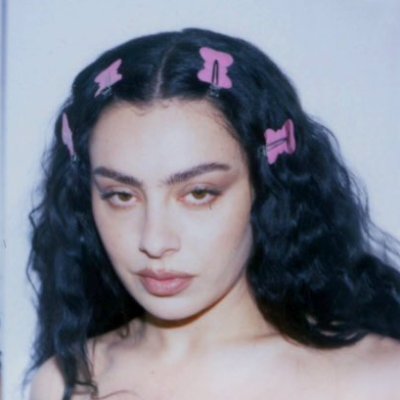 justine_themood's profile picture. who are you i'm living my life