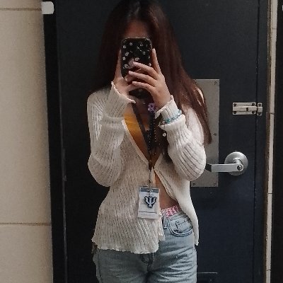 yapsofrose's profile picture. • 23 | PSYCHOLOGY | HEALING ISN'T LINEAR | 아포방포 •