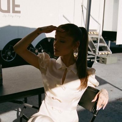 𝐥𝐨𝐧𝐝𝐨𝐧... 𝐰𝐞𝐥𝐜𝐨𝐦𝐞 𝐭𝐨 𝐭𝐡𝐞 𝐬𝐰𝐞𝐞𝐭𝐞𝐧𝐞𝐫 𝐰𝐨𝐫𝐥𝐝 𝐭𝐨𝐮𝐫 ♡ • swt 19/08/19 • fan account