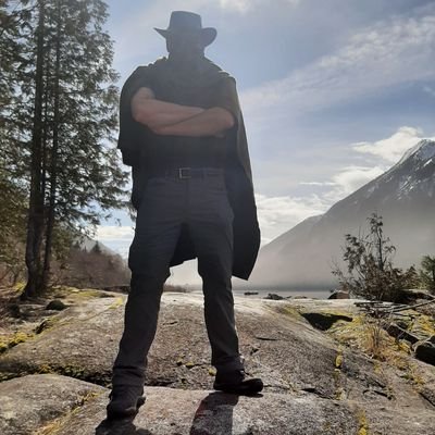 Born & raised Albertan, living BC. Married. Father. Bit of a nerd. Enjoys tech, hiking, travel, jokes, memes, & the like. Life is outdoors.
Dum Spiro Spero