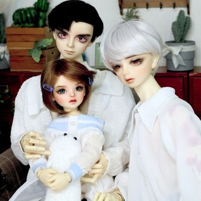dori_BJD's profile picture. 인덕 3n살/ 인천&서울/ BL위주 / 판소 / 인형틧, 일상틧/ 구독❌️ /
교류😍/구관(포켓~80cm 실한 🌶밭 가꾸는중)/ 구현인형 / 구관 메쿠,핸메 의상 /한복배우는중(한복❤️) / 자급자족러/  맞팔은 멘션요청/ 블언블 프리 / 
/ 샵홍보함

 샵계 @LYDIA_4238