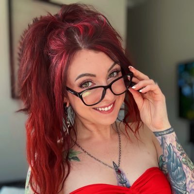 Viewer discretion definitely advised 😇 | Instagram: BlakeLizzi 📸 | Mrs. @darksidedarci 💍 | Curious?👇