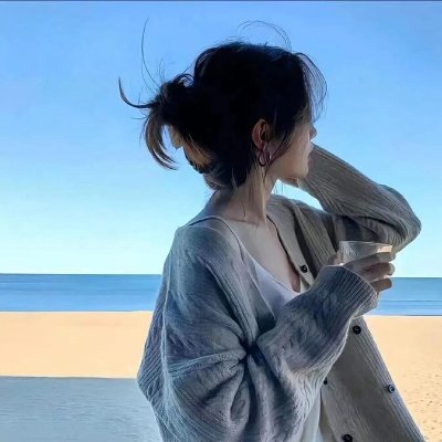 bplgq59283257's profile picture. 人生の旅路には、嬉しいことも悲しいこともあります。
嬉しいことは外に出して、悲しいことは心の中にしまっておく──大人として。😊