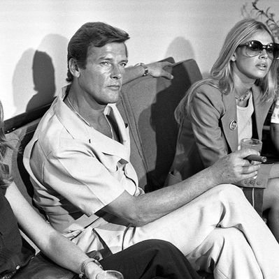 Singeon_Smythe's profile picture. New account. Formerly known as Sin-jin SMYTHE.