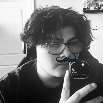 I LOVE MY GF ❤️THE LOVE OF MY LIFE MY RED STRING !! @pilluvr !! he/him 20 FTM 🦈