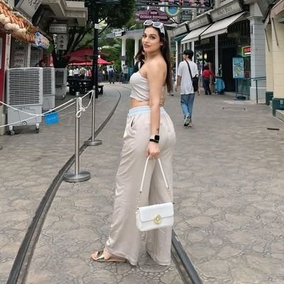 pihuu857748's profile picture. 