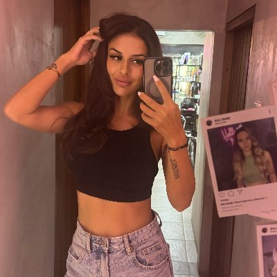 _zaynavee's profile picture. Not just a pretty face… but you’ll have to see for yourself 😏 I create content just for fun—wanna play? 👇