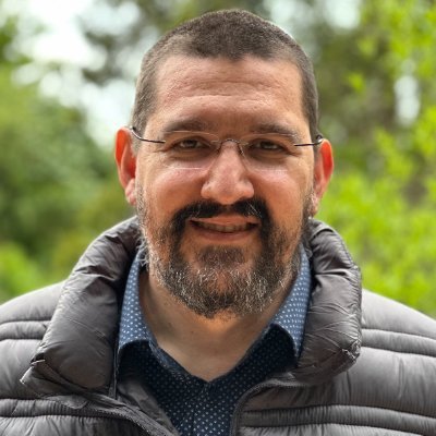 llewellynvdm's profile picture. son, husband, father, brother and friend