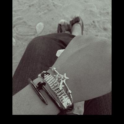 _Eluxoroma's profile picture. Writer,
Teacher,
Student,
Working to be a better  person🤎