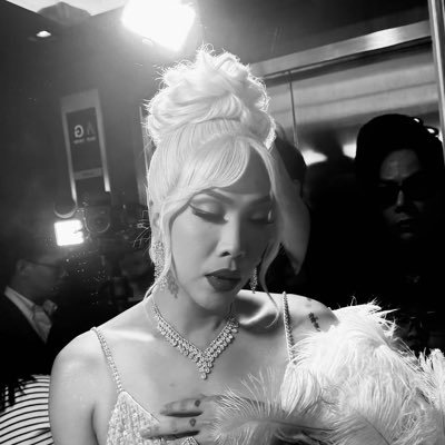 privniluckiest's profile picture. wala kang masisilip dito