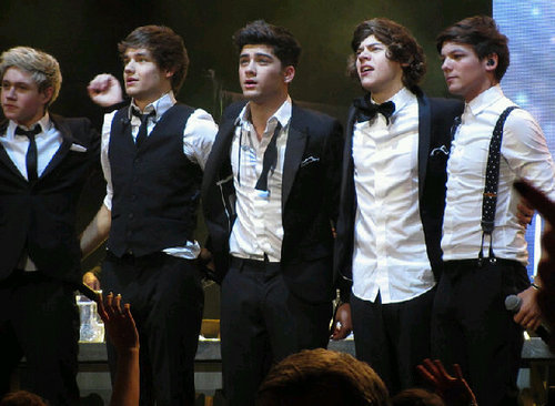 MaskAThree's profile picture. Trying every second to be famous and to be a star. I follow my heart more than my mind. Follow us for amazing Quotes. And I believe in Dreams Do Come True.