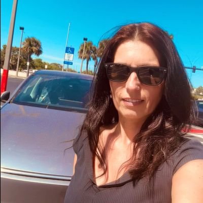 eva_mcmillan213's profile picture. 