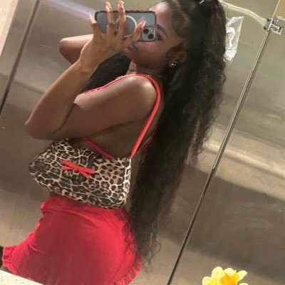 Mel❤️ Profile