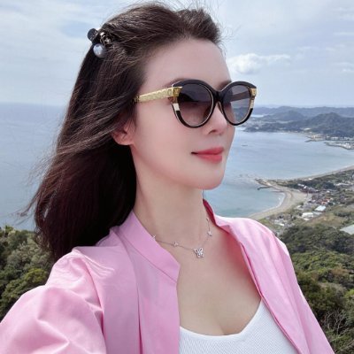 sophia19880828's profile picture. Behind every success is a lot of hard work. So don't give up easily.