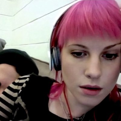 junkie de los conciertos y tweets de Paramore 24/7.