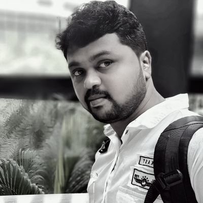 கலைஞர், தோனி. 80's இளையராஜா, 90's
AR ரஹ்மான், 20's ஹாரிஸ் ஜெயராஜ். அழிவின்றி வாழ்வது நம் அறிவும் அன்புமே.🖤❤️