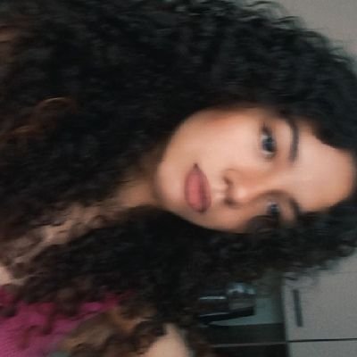 Maryy_novakoski's profile picture. Amo livros, filmes de terror, poesia e ouvir música