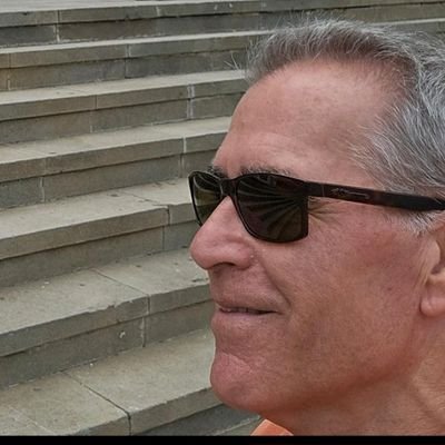delromian's profile picture. Jurista colegiado ahora y sin desconectar. Antes visitando juzgados. Una tertulia, un café, una buena música y una ópera son los superalimentos del alma.