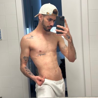 Aqui um perfil mais assim 😏🫳🏻+18 insta https://t.co/kQaBOreCph. https://t.co/iW1BTHXeYA
