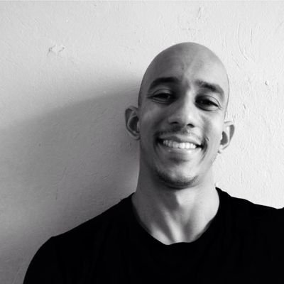 Escribo en https://t.co/NnUlweNbaE • International voter de los Golden Globes • Speaker @ Grammys • Hablo de cine y metal • Guión, edición, fotografía y colorizacion