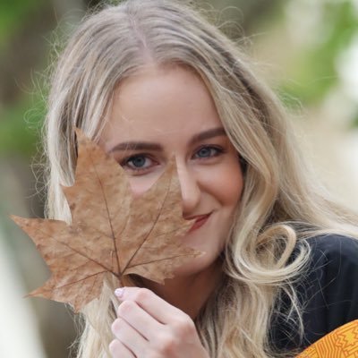 Sarah_Everett12's profile picture. 👩‍💼 Registered Counsellor | 👩‍🏫 High School Counsellor | 👩🏼‍🎓BPsych | 🎓🎓 MA Psychology (Thesis) @StellenboschUni