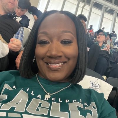 Eagles Fan 🦅 Celtics Fan ☘️ Astros fan, LSU 🐅 Dallas Starz ⭐️ A woman who loves sports! Mama Bear to 3 Cubs!