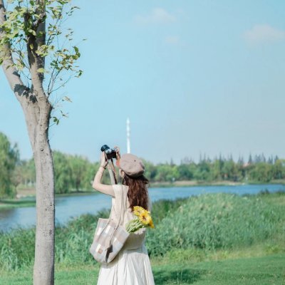 divanabila33's profile picture. "Never settle for anything less than extraordinary." – The Greatest Showman☺️😇