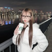 ๐ธ๐๐
๐ (@02eir4) 's Twitter Profile