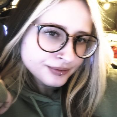 ähm hi haha | twitch affiliate♡ | lgbtqia+♡ | 161♡ | vegan♡