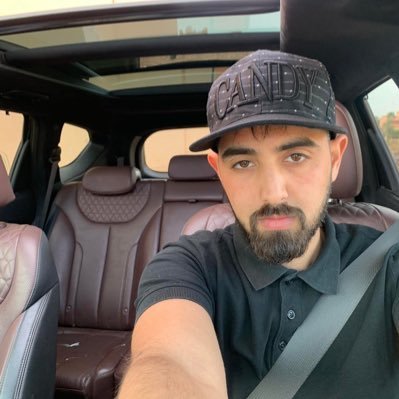 Youness93218414's profile picture. 