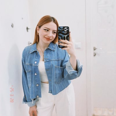 GamzeDuman0's profile picture. ziyadesiyle ziyan olan bir profil