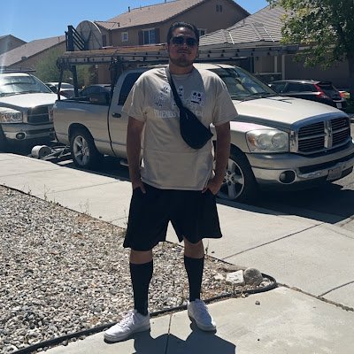 IzzyAzaleo's profile picture. 