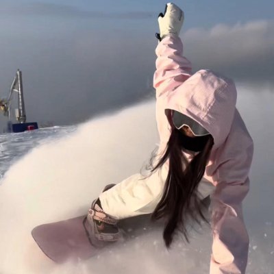 Amy1amy9's profile picture. If you are happy, smile 😄. If you are unhappy, smile later 😊✨