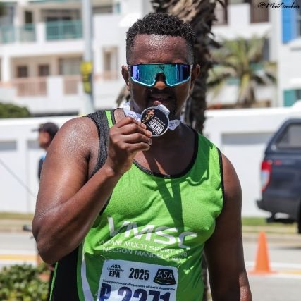 Luvuyo_Si's profile picture. Living this life...