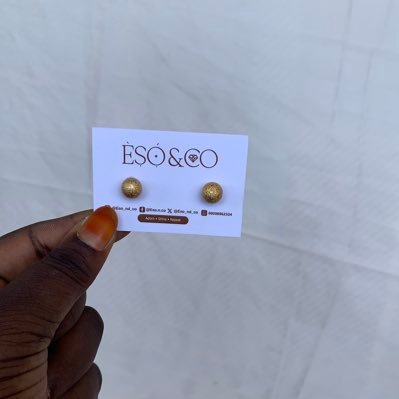 AYOBAMIDELE | CORPORATE SALES GIRL | SOCIAL MEDIA MANAGER | 📝 DATA SCIENCE | BUILDING @eso_nd_co and @cove_ng.